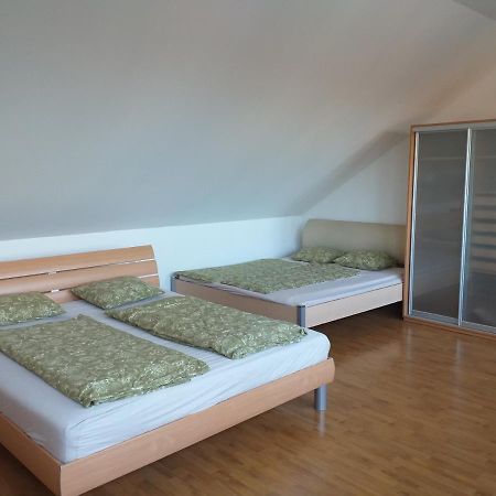 Villa Kysucka Сенец Екстериор снимка