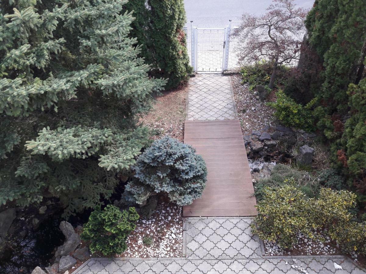 Villa Kysucka Сенец Екстериор снимка